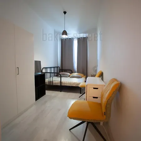 One Bedroom Close To Castle Apartment