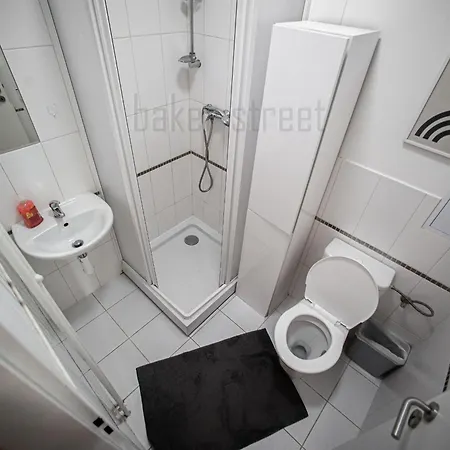 One Bedroom Close To Castle * Praga