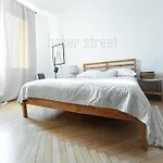 One Bedroom Close To Castle Apartment