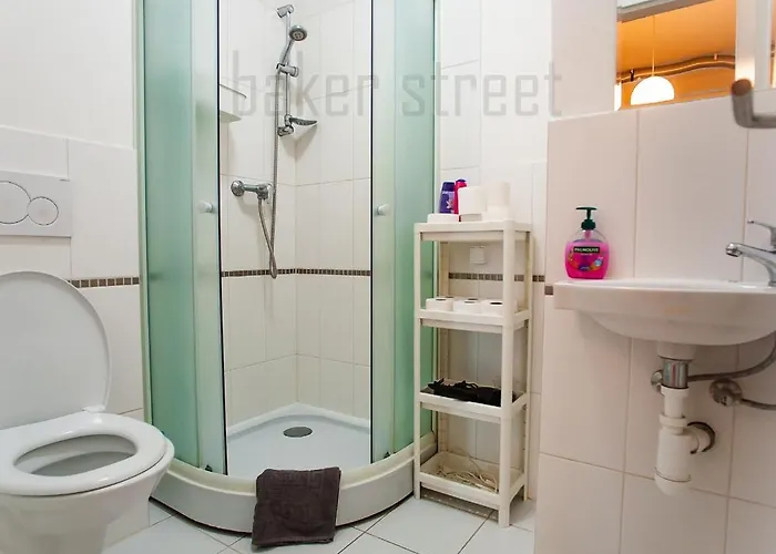 Апартаменты One Bedroom Close To Castle