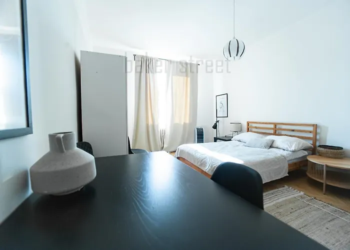 One Bedroom Close To Castle Апартаменты